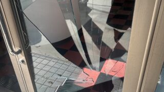 アルミ框ドアガラス修理